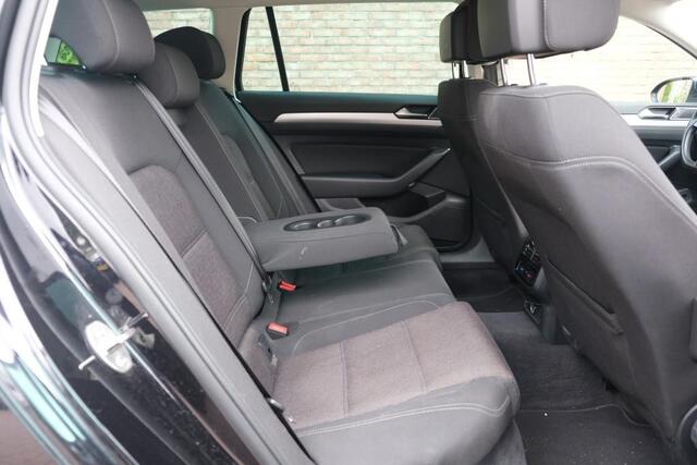 Volkswagen PASSAT 1.4 TSi 150pk DSG Variant Comfortline Business | Navi | App Connect | Climate | Adaptive Cruise | Camera | Stoelverwarming | Trekhaak