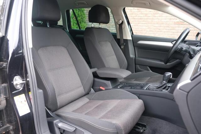 Volkswagen PASSAT 1.4 TSi 150pk DSG Variant Comfortline Business | Navi | App Connect | Climate | Adaptive Cruise | Camera | Stoelverwarming | Trekhaak