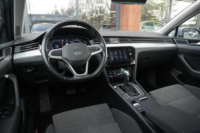 Volkswagen PASSAT 1.5 TSI Business Automaat Pano Dak trekhaak