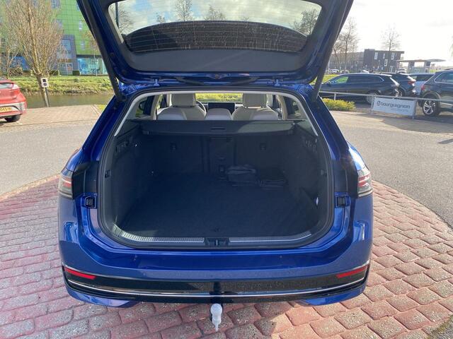 Volkswagen PASSAT Variant 1.5 eHybrid Elegance Business |PHEV | 204Pk | Trekhaak | Massage | A-Camera | Elec. A-Klep |