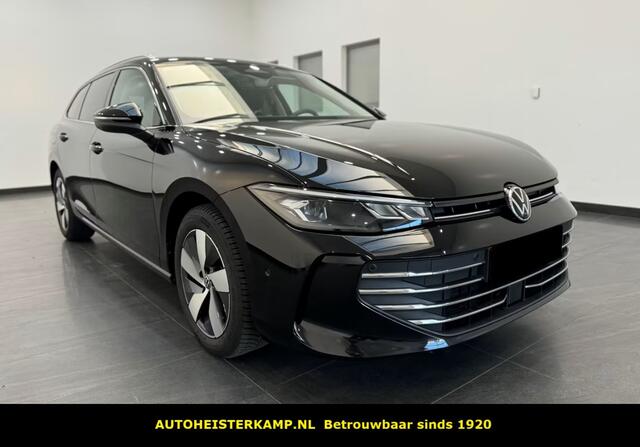 Volkswagen PASSAT Variant 2.0 TDI 150 PK Automaat ACC Trekhaak LED Massage 360 Camera Stuurverwarming Stoelverwarming