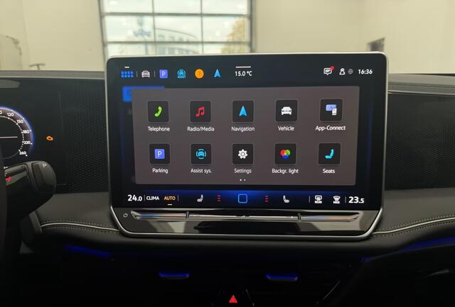 Volkswagen PASSAT Variant 2.0 TDI 150 PK Automaat ACC Trekhaak LED Massage 360 Camera Stuurverwarming Stoelverwarming