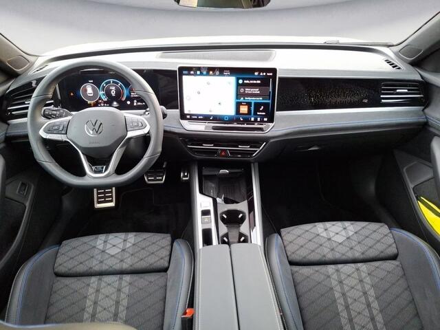 Volkswagen PASSAT Variant 2.0 TDI R-Line 150 PK Automaat ACC Trekhaak LED Massage 360 Camera Stuurverwarming Stoelverwarming