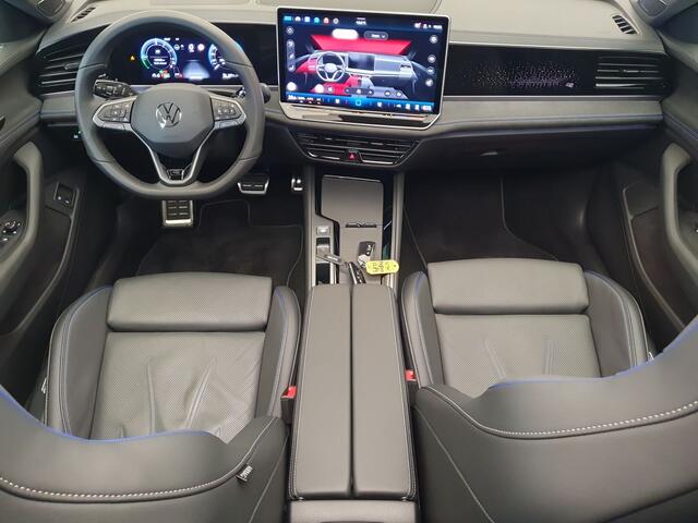 Volkswagen PASSAT Variant 1.5 eHybrid 272pk DSG/AUT R-Line Wegklapbare trekhaak, Harman/Kardon, Leder, Pano