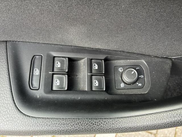 Volkswagen PASSAT Variant 1.4 TSI 218pk DSG PHEV GTE Business · Panoramadak · Camera · Head-Up Display · Keyless · Stoelverwarming · Apple/Android Car Play ·