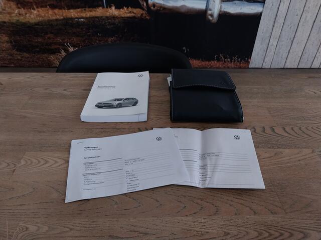 Volkswagen PASSAT 1.4 TSI PHEV GTE 1e EIGENAAR PANO DAK CAMERA NAVI ADAPT CRUISE CARPLAY LED ECC TREKHAAK
