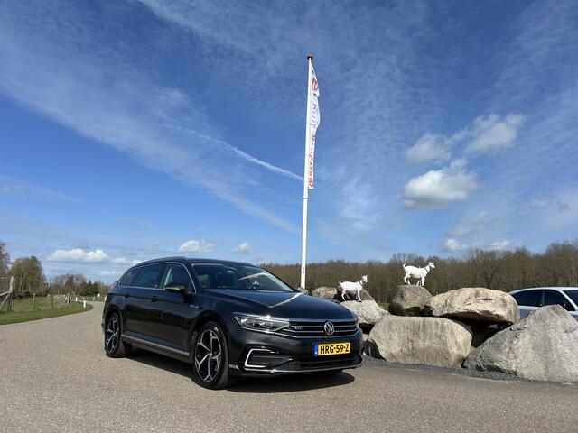 Volkswagen PASSAT Variant 1.4 TSI GTE 1e EIGENAAR HIGHLINE ALCANTARA MASSAGE STOEL NAVI ADAPT CRUISE 360 CAMERA LED ECC