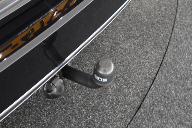 Volkswagen PASSAT Variant 1.5 TSI 150pk DSG Business HUD Trekhaak Camera Keyless Navigatie Voorruitverwarming