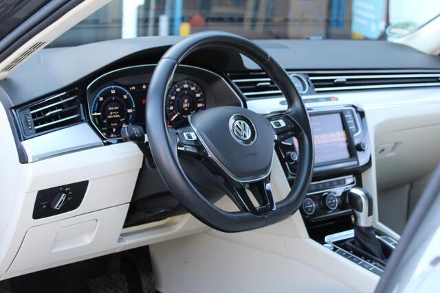 Volkswagen PASSAT Variant 1.4 TSI GTE DSG-auitomaat Highline | LED | Goed onderhouden