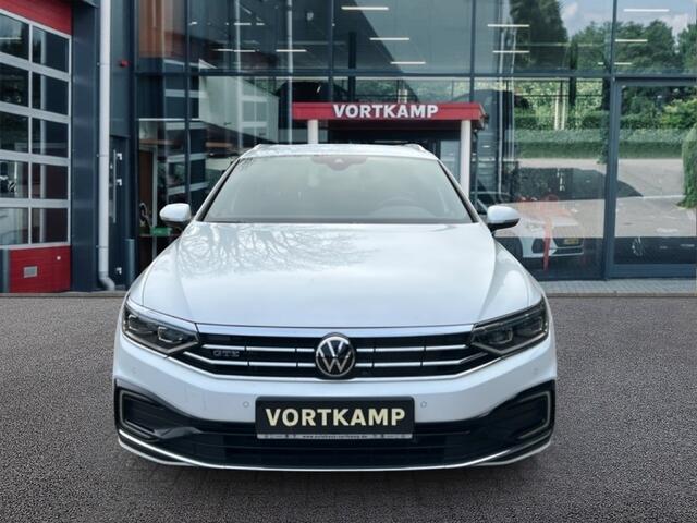 Volkswagen PASSAT 1.4 TSI GTE TREKHAAK/CAMERA/ELEK-KLEP/ACC/STANDKACHEL/STOELVERW/NAVI/CARPLAY