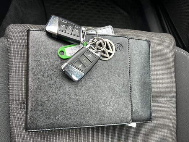 Volkswagen PASSAT Variant 2.0 TDI Comfortline Business AIRCO/ECC AUTOMAAT NAVI/CAMERA