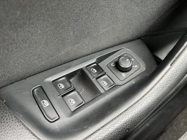 Volkswagen PASSAT Variant 2.0 TDI Comfortline Business AIRCO/ECC AUTOMAAT NAVI/CAMERA