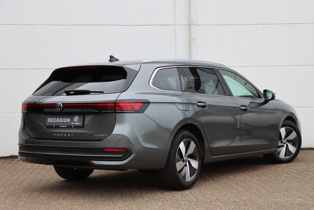 Volkswagen PASSAT Variant 1.5 eHybrid Business 204pk DSG6 |Massage | Trekhaak | HUD | Camera