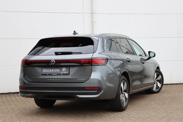 Volkswagen PASSAT Variant 1.5 eHybrid Business 204pk DSG6 |Massage | Trekhaak | HUD | Camera