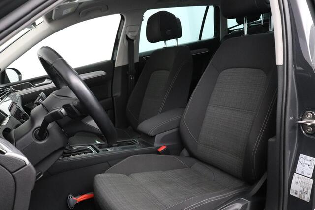 Volkswagen PASSAT Variant 1.5 TSI 150pk DSG Business | Panoramadak | Trekhaak | Virtual Cockpit |