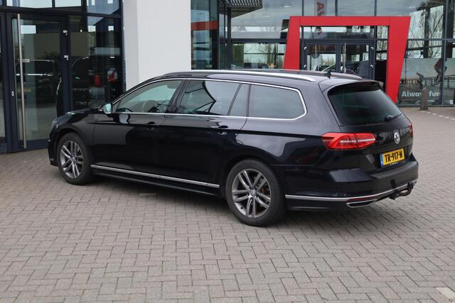 Volkswagen PASSAT Variant 1.4 TSI Highline Business R leder, R Line, panoramadak, trekhaak, dealeronderhouden ,LED plus, LMV, R line 4 seizoenenbanden, digital cockpit pro, elektrische achterklep, side assist, stoelverwarming, zwarte dakhemel, privacy glas, etc.