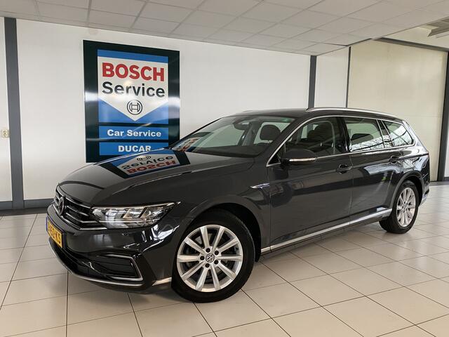 Volkswagen PASSAT Variant 1.4 TSI PHEV GTE Business Trekhaak / Carplay /Stoelverwarming /Digitaal dashboard