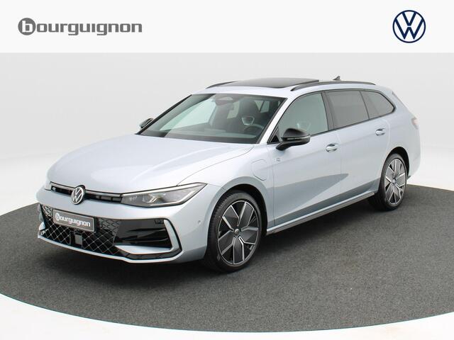 Volkswagen PASSAT R-Line Edition 1.5 eHybrid 204 PK | Trekhaak | Panoramadak | Black Style | Elektrisch verstelbare stoelen |