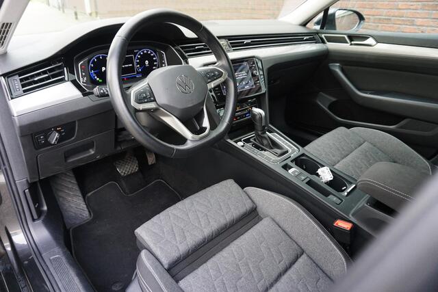Volkswagen PASSAT Variant 1.5 TSI Business/Dealeronderhouden/ERGO stoelen/ Camera