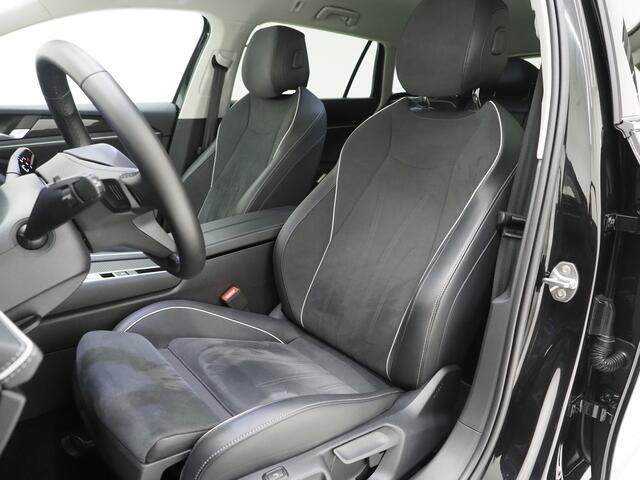 Volkswagen PASSAT Variant 1.5 eHybrid 204PK | Leder/Alcantara | Massage | Trekhaak | HUD | Camera | Adaptive Cruise | Sfeerlicht | Carplay