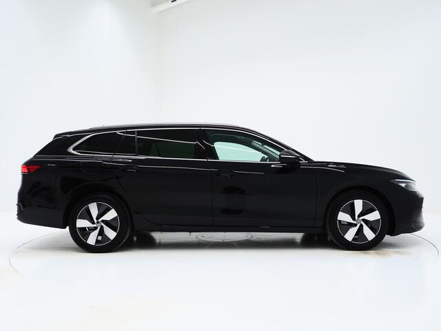 Volkswagen PASSAT Variant 1.5 eHybrid 204PK | Leder/Alcantara | Massage | Trekhaak | HUD | Camera | Adaptive Cruise | Sfeerlicht | Carplay