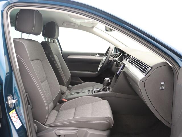 Volkswagen PASSAT Variant 2.0 TDI Business Aut. / Camera / Trekhaak / UNIEKE KM.STAND / Origineel NL