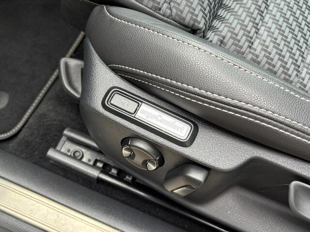Volkswagen PASSAT Variant 1.5 TSI DSG7 2x R-Line Bns + ? Pano ? Matrix LED ? Camera