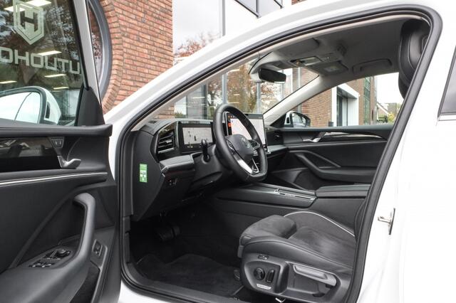 Volkswagen PASSAT Variant 1.5 TSI eHybrid 150 kW Business | Trekhaak | Head-up