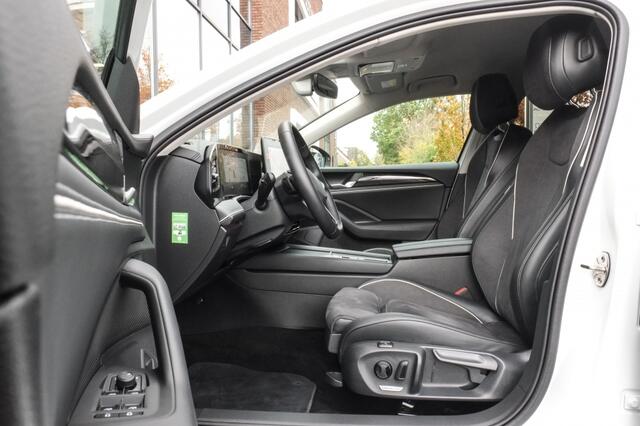 Volkswagen PASSAT Variant 1.5 TSI eHybrid 150 kW Business | Trekhaak | Head-up