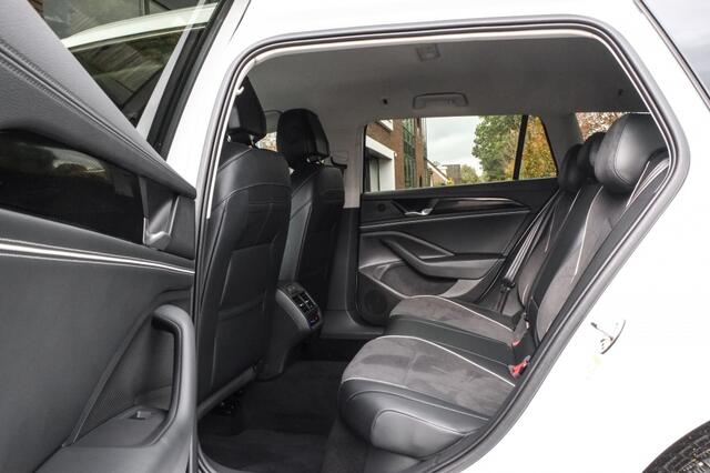 Volkswagen PASSAT Variant 1.5 TSI eHybrid 150 kW Business | Trekhaak | Head-up