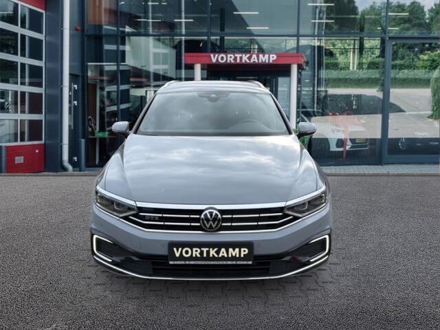 Volkswagen PASSAT 1.4 TSI GTE TREKHAAK/CAMERA/ACC/IQ-LIGHTS/DIG-DASH/STOEL+STUURVERW