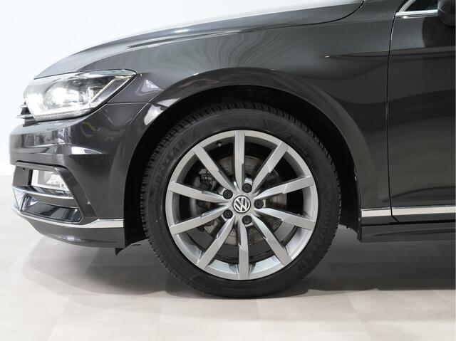 Volkswagen PASSAT Variant 1.4 150 pk TSI ACT Highline Business R | Navi | Full-LED+ | Stoelverw. | Camera | App-Connect 249