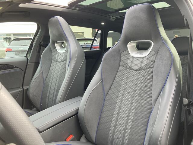 Volkswagen PASSAT Variant 1.5eHybrid 200kW/272PK R-Line Edition · Panoramadak · Harman Kardon sound · 360°Camera + Parkeersensoren· Trekhaak · Garantie t/m 17-08-2030 of 100000km.