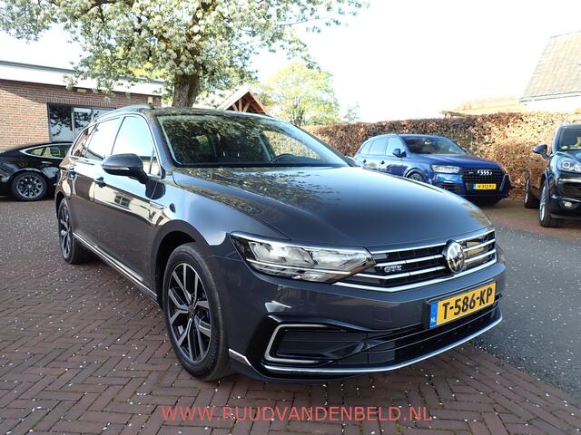 Volkswagen PASSAT Variant 1.4 TSI PHEV GTE Business / STUUR+STOELVERWARMING / ACC / CARPLAY / CAMERA