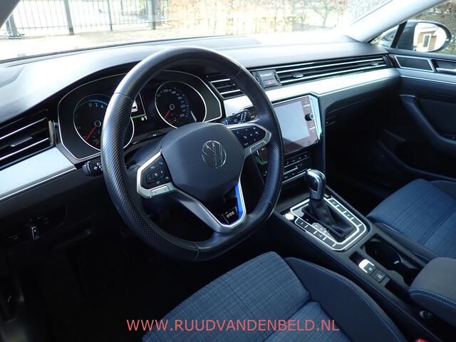 Volkswagen PASSAT Variant 1.4 TSI PHEV GTE Business / STUUR+STOELVERWARMING / ACC / CARPLAY / CAMERA