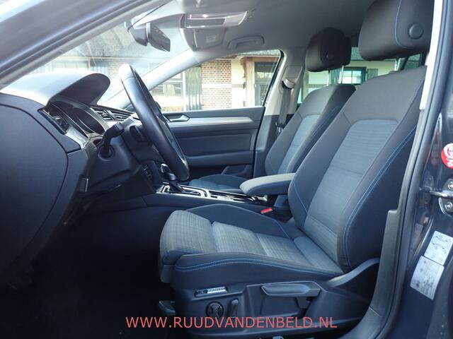 Volkswagen PASSAT Variant 1.4 TSI PHEV GTE Business / STUUR+STOELVERWARMING / ACC / CARPLAY / CAMERA