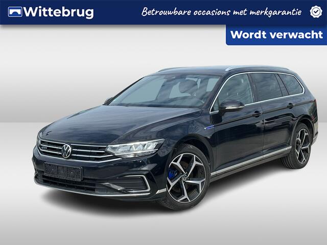 Volkswagen PASSAT Variant 1.4 TSI PHEV 218PK GTE Business / Digitale Cockpit / Trekhaak / Stuur + Stoelverwarming + Massagestoel / Achteruitrijcamera / LED