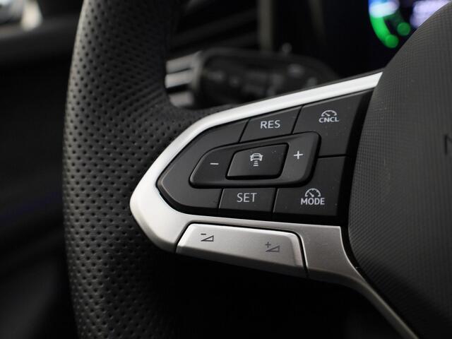 Volkswagen PASSAT Variant 1.5eHybrid 200kW/272PK R-Line Edition · Panoramadak · Trekhaak · Apple/Android · Garantie t/m 15-07-2030 of 100000km.