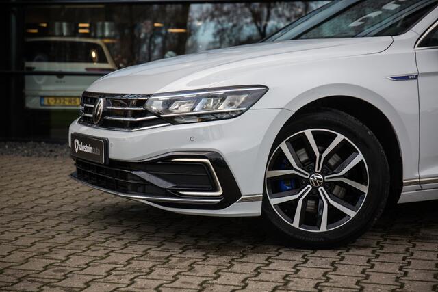 Volkswagen PASSAT Variant 1.4 TSI PHEV GTE Business , SoH 94%, Adaptive cruise, Trekhaak, Carplay, Camera,