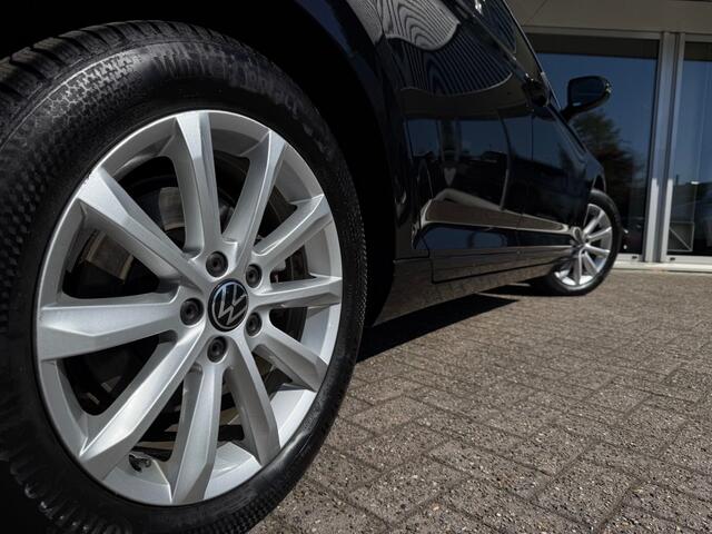 Volkswagen PASSAT 1.5 TSI Business + - Automaat Pano Trekhaak Navi Stoelverwarming Apple Carplay Android Auto