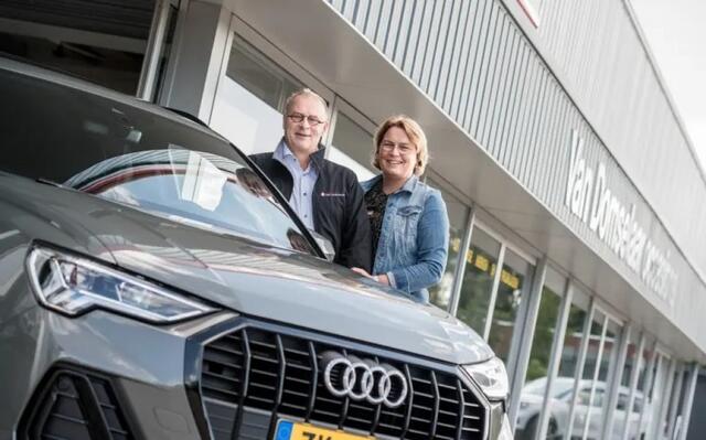 Volkswagen PASSAT 1.5 TSI Business + - Automaat Pano Trekhaak Navi Stoelverwarming Apple Carplay Android Auto