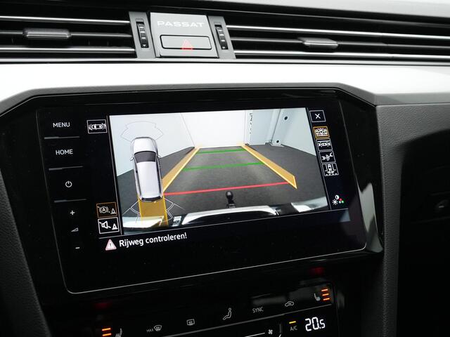 Volkswagen PASSAT 1.4 TSI 218 pk PHEV GTE | Trekhaak | Discover Pro | Achteruitrijcamera | Stoelverwarming | Adaptive Cruise