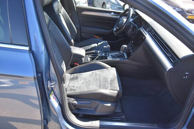 Volkswagen PASSAT Variant 1.4 TSI Highline Business R , TREKHAAK , VIRTUAL COCKPIT , LED KOPL , A UITRIJ CAM , LMV19 ,