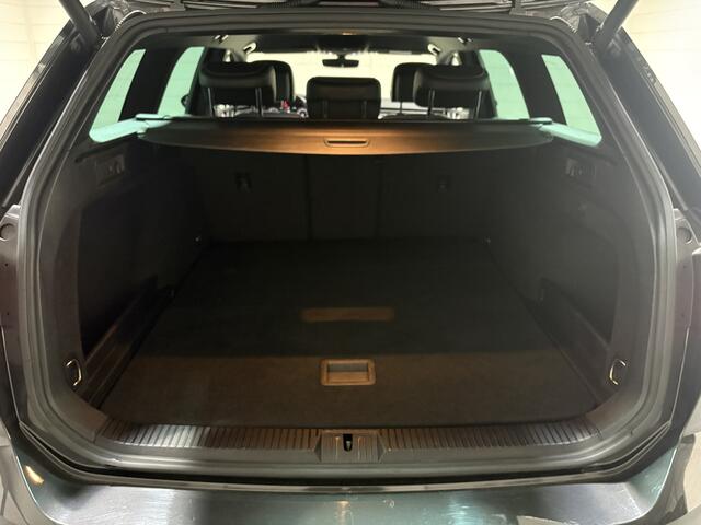 Volkswagen PASSAT Variant 1.5 TSI Highline Business R, Automaat, NL auto, Dealer onderhouden, Leder, Electr achterklep, Cruise, Clima, Navi, Blue tooth, Camera, Isofix, P sens v en a