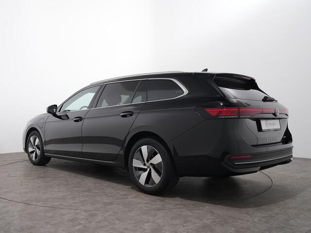 Volkswagen PASSAT Variant 1.5 eHYBRID 218PK BUSINESS AUT8 | Leer/Alcantara | Massage | Trekhaak
