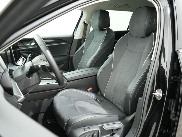 Volkswagen PASSAT Variant 1.5 eHYBRID 218PK BUSINESS AUT8 | Leer/Alcantara | Massage | Trekhaak