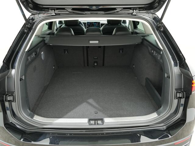 Volkswagen PASSAT Variant 1.5 eHYBRID 218PK BUSINESS AUT8 | Leer/Alcantara | Massage | Trekhaak