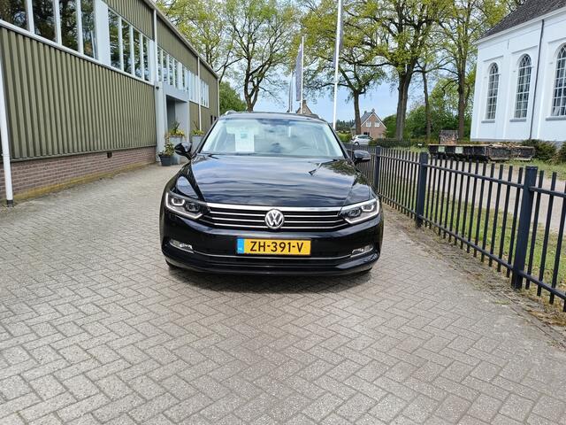 Volkswagen PASSAT Variant 1.5 TSI Comfortline Business | Trekhaak | Adaptieve cruise control | Led | NAP |