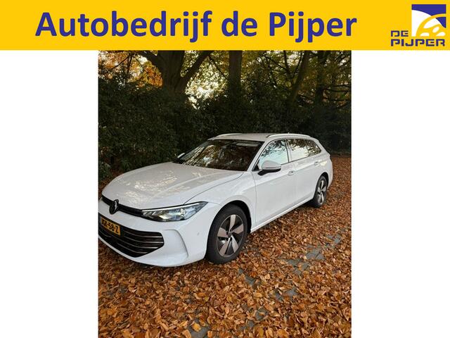 Volkswagen PASSAT Variant 1.5 eTSI Business | Navigatie | Verwarmd Stuurwiel | Verwarmde Stoelen | Camera