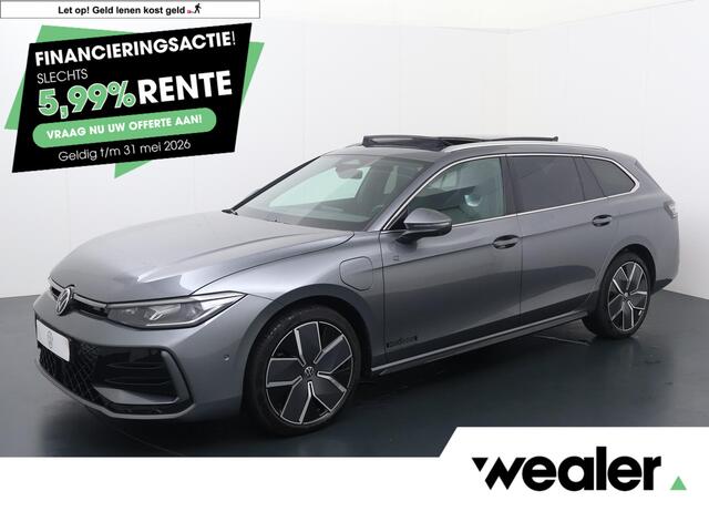 Volkswagen PASSAT Variant 1.5 eHybrid DSG R-Line Edition | 204 PK | Harman Kardon | Trekhaak met wegklapbare kogel | Travel Assist | Area View 360 graden camera |